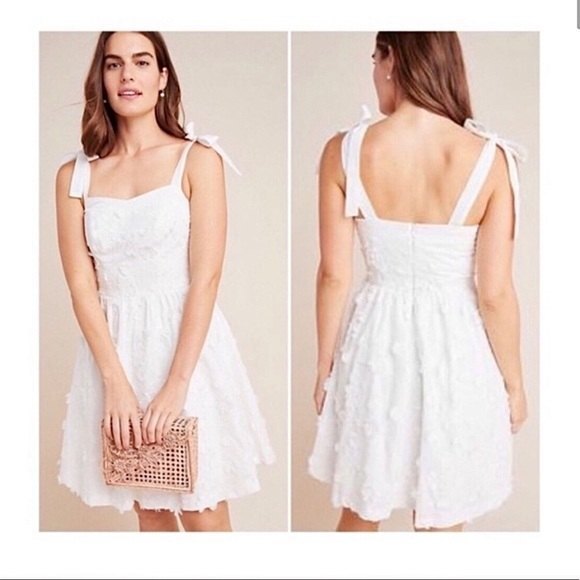 Gal Meets Glam Trudy Dress White Tonal Floral Applique Fit and Flare 8 NWT - Picture 1 of 10